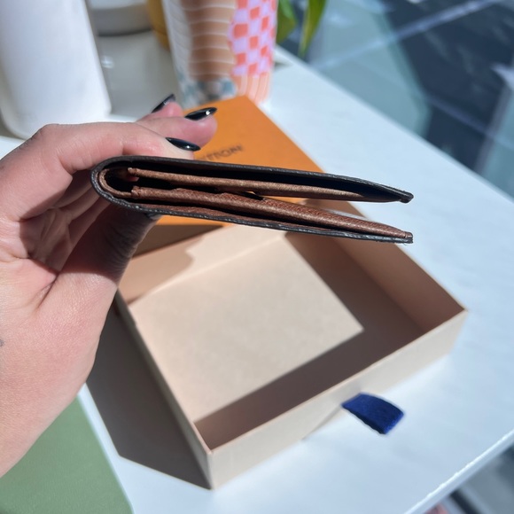 Louis Vuitton bifold wallet - Picture 3 of 7